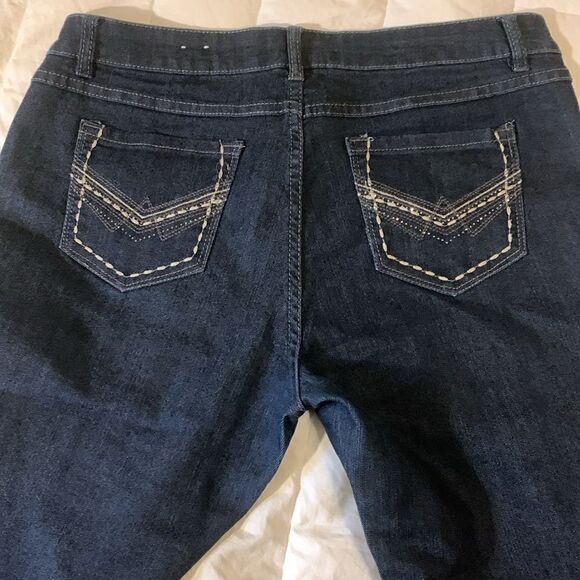 D. JEANS., New York, ladies size 12, like new, cotton/poly/spandex blend - Picture 4 of 11